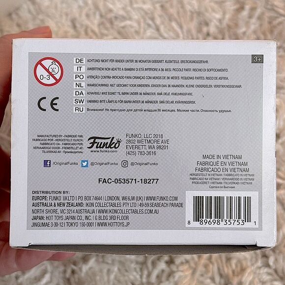 Funko Pop! 90 Year Anniversary Original #455 Holiday Mickey w/ Case VAULTED - Picture 6 of 8